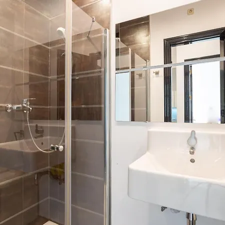 Urbe10 Cister 1 Bedroom Apartment *
